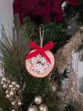 Load image into Gallery viewer, Paw Print String Art Ornament