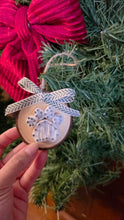 Load image into Gallery viewer, Paw Print String Art Ornament
